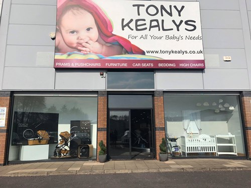 a tony and kealys store from outside