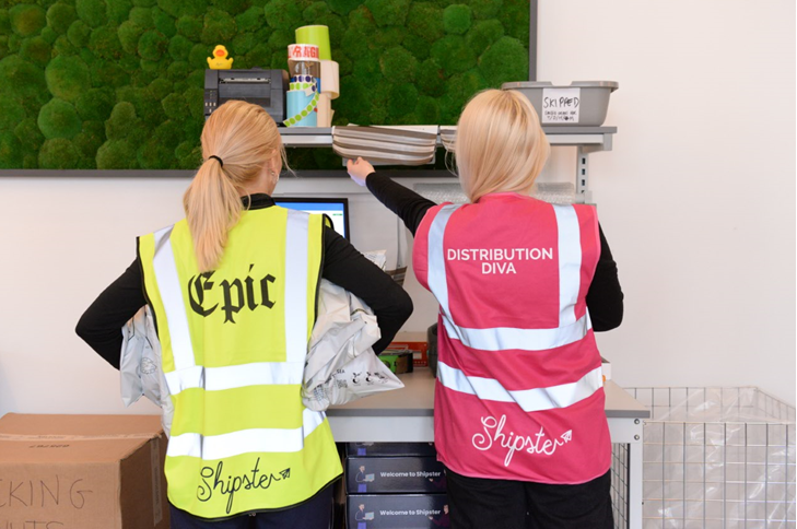 shipster distribution divas at packing bench